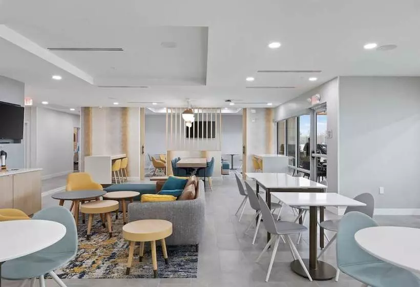 Hotelli Towneplace Suites By Marriott White Hall