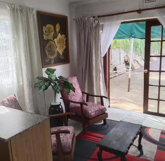 پانسیون Valla S Self Catering