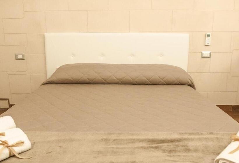 住宿加早餐  Little House