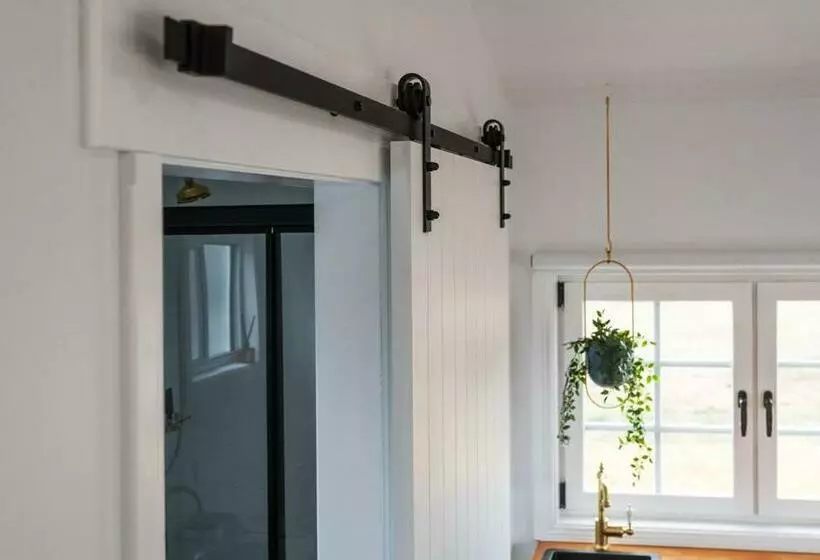 هتل Dangerfield Oaks Boutique Cottage S
