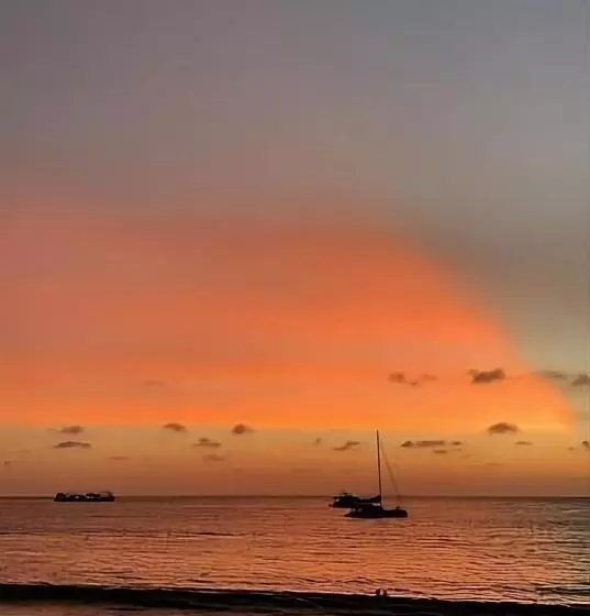 Hotelli Triple J Hometel