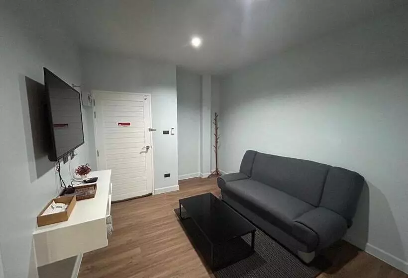 Hotelli Triple J Hometel