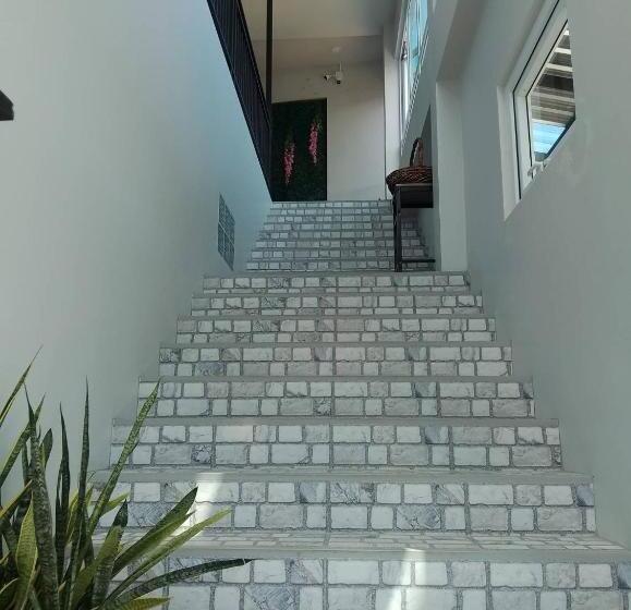 Hotel Triple J Hometel