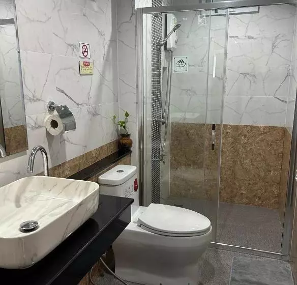 Hotelli Triple J Hometel