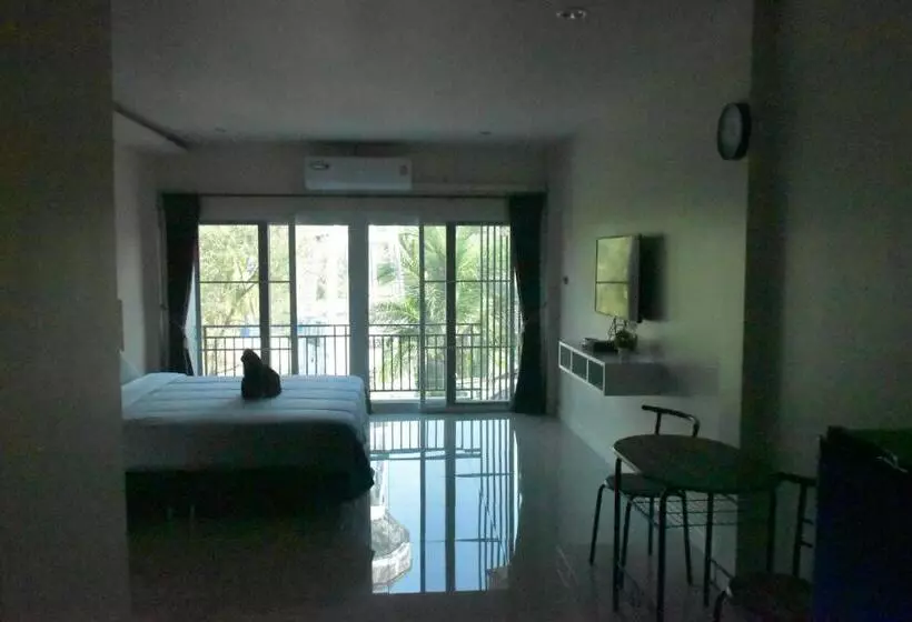 Hotelli Triple J Hometel