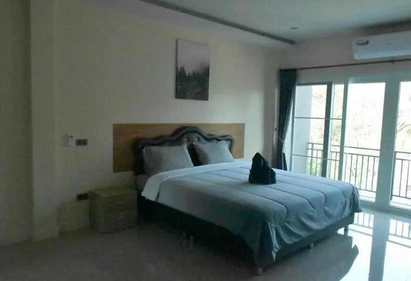 Hotelli Triple J Hometel