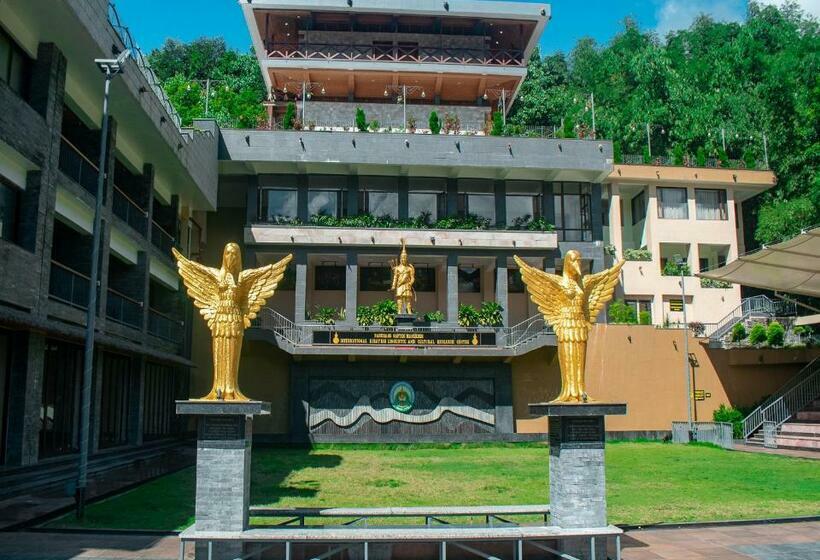 Oro Montana Hotels And Resort