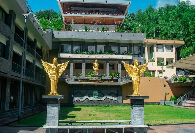 Oro Montana Hotels And Resort