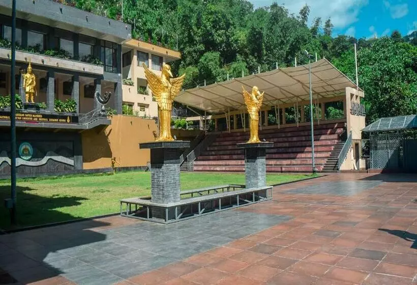 Oro Montana Hotels And Resort