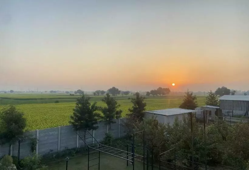 ホテル Atulyam Farms