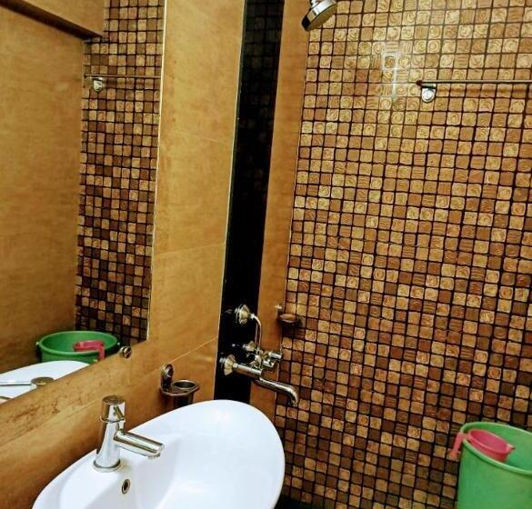 酒店 Rohit & Swaad Resto