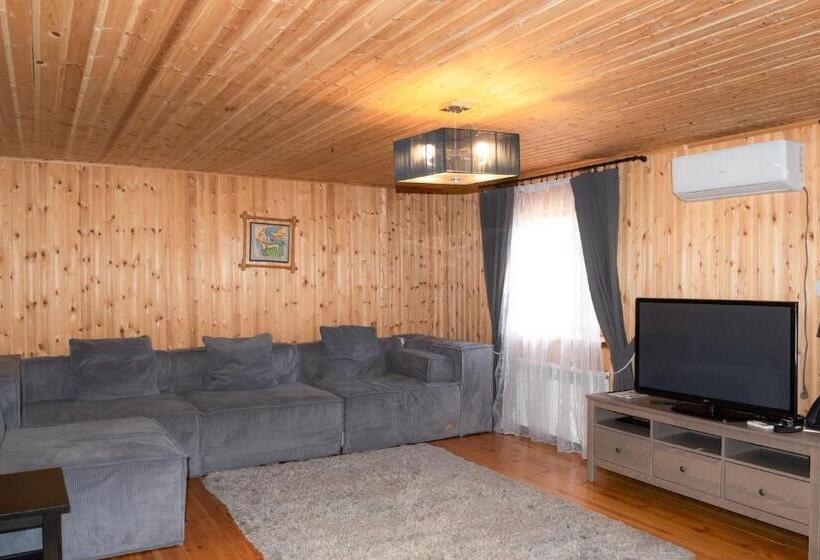 호텔 Balqaragai Forest Family Resorts