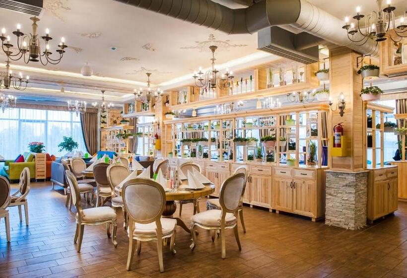 호텔 Balqaragai Forest Family Resorts