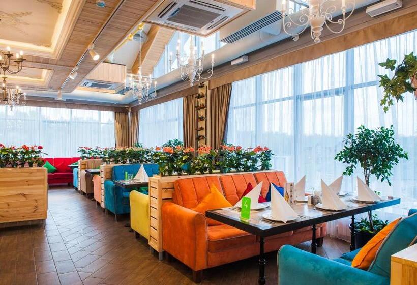 호텔 Balqaragai Forest Family Resorts