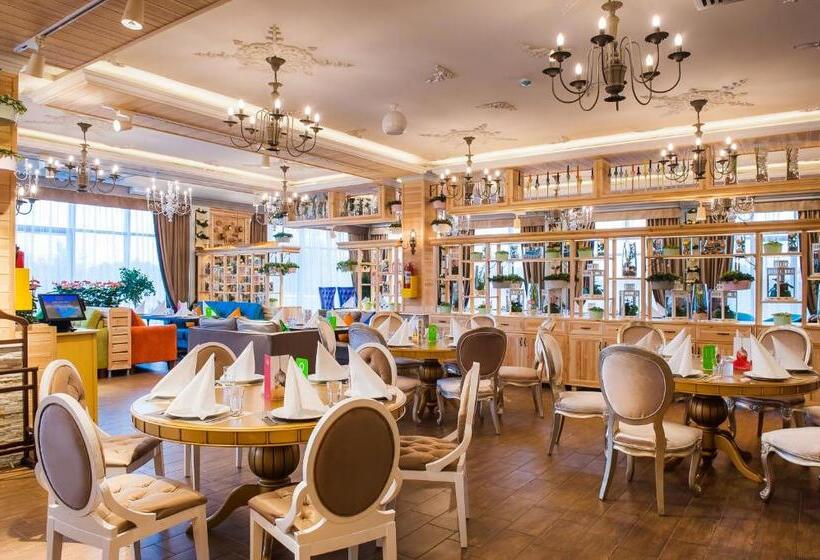 호텔 Balqaragai Forest Family Resorts