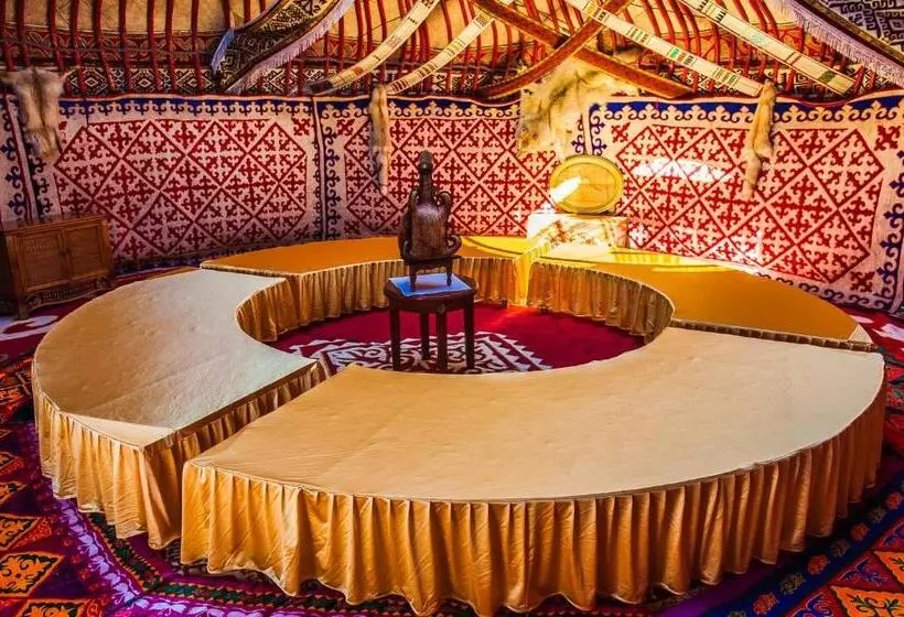 هتل Balqaragai Forest Family Resorts