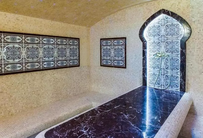 هتل Balqaragai Forest Family Resorts