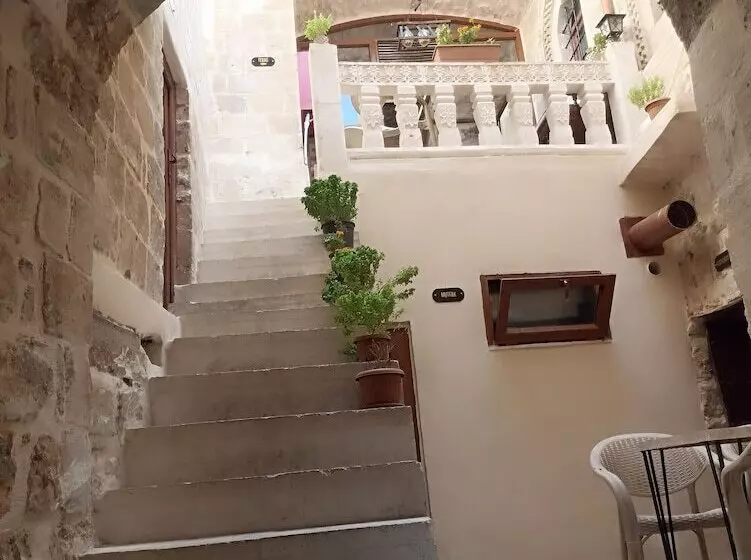 هتل Carra Konaği