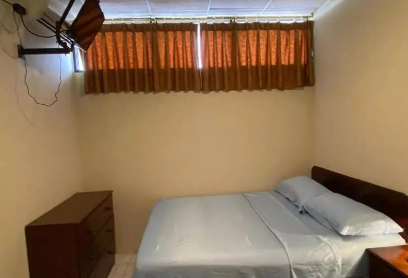 هتل Dorado Inn