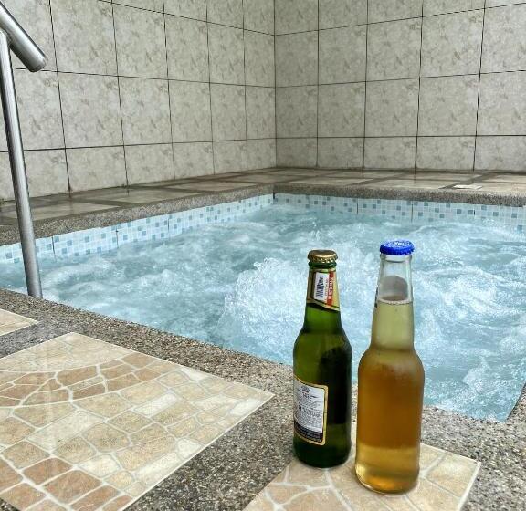 Отель Dorado Inn