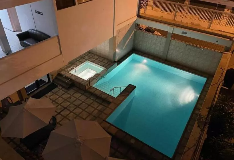 هتل Dorado Inn