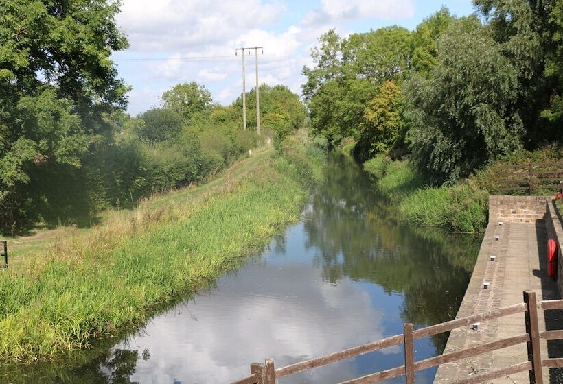 Отель The Boat Inn Hayton