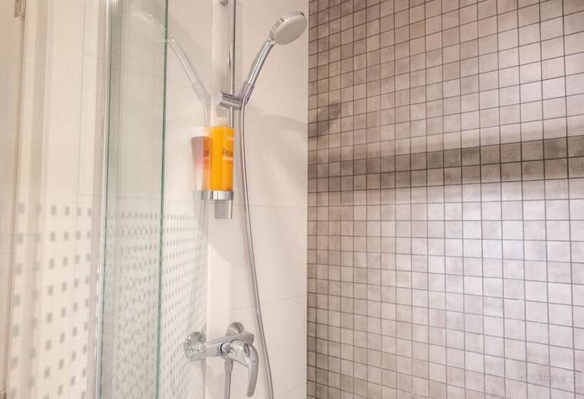 Oneluxstay Antwerp City Centre