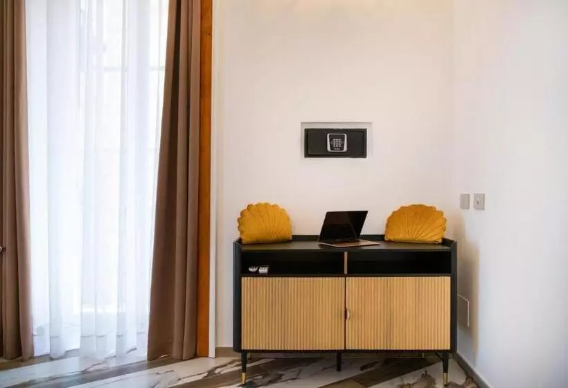 Aamiaismajoitus (B&B) Sant Antonino Luxury Suite
