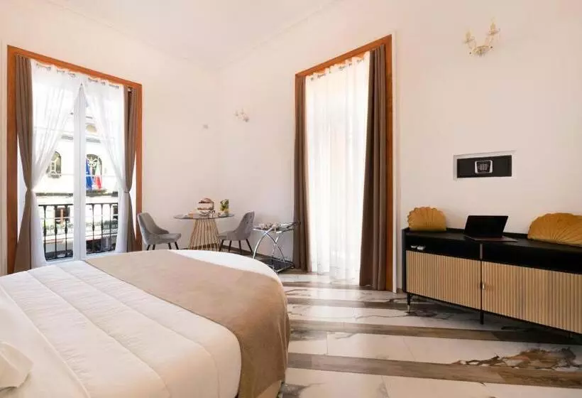 Aamiaismajoitus (B&B) Sant Antonino Luxury Suite