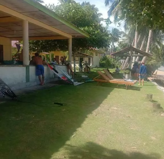 Retkeilymaja Harus Damai Inn