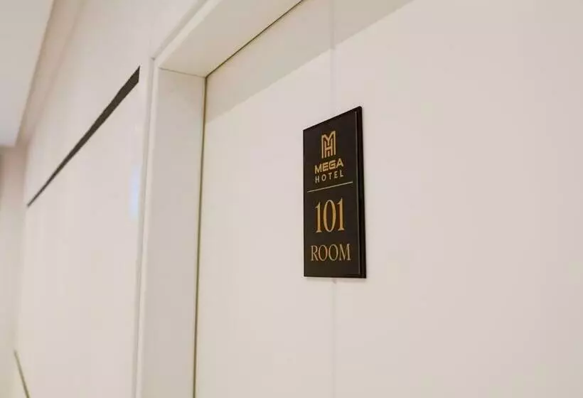 هتل Mega