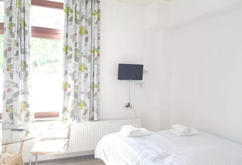 هاستل Aparthotel B & L