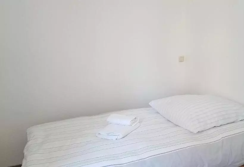 هاستل Aparthotel B & L