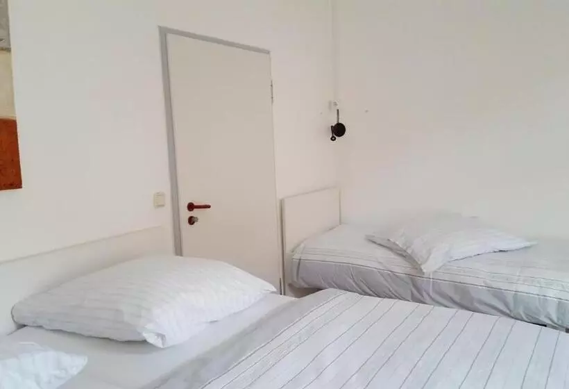 هاستل Aparthotel B & L