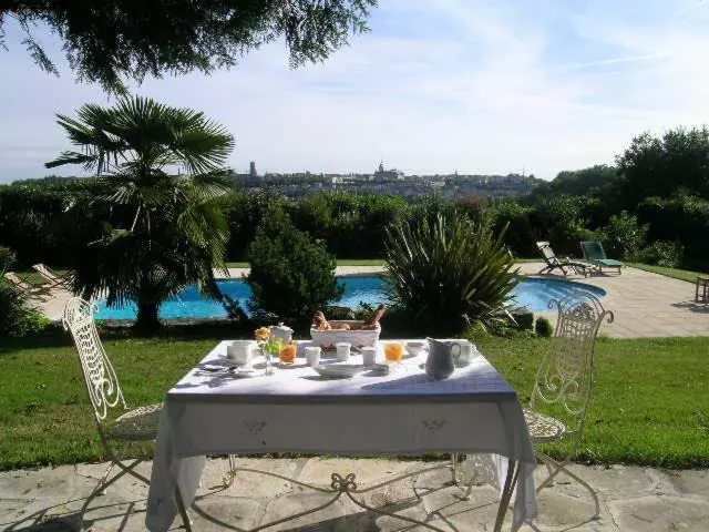 هتل Domaine Du Champ Fleuri