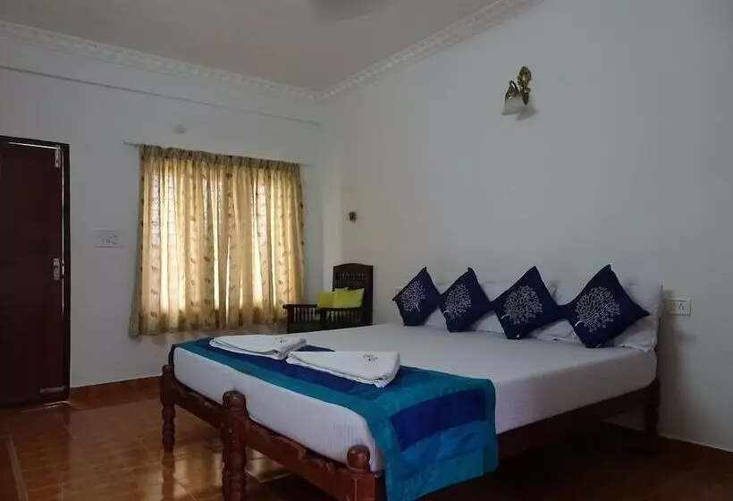 בית מלון כפרי Cosy Regency