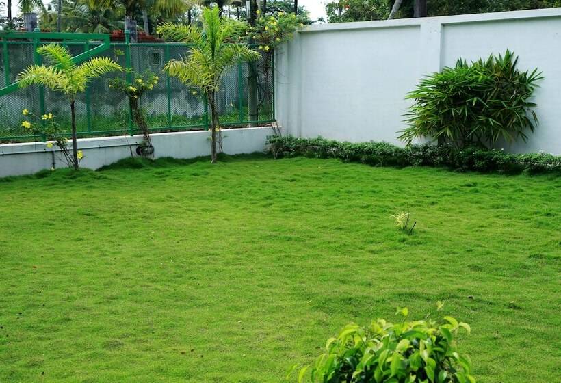 בית מלון כפרי Cosy Regency