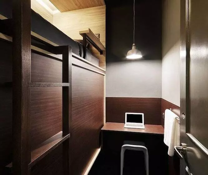 هتل کپسول The Pod At Beach Road Boutique Capsule