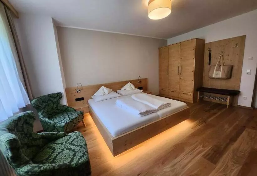 בית מלון כפרי Der Paternwirt