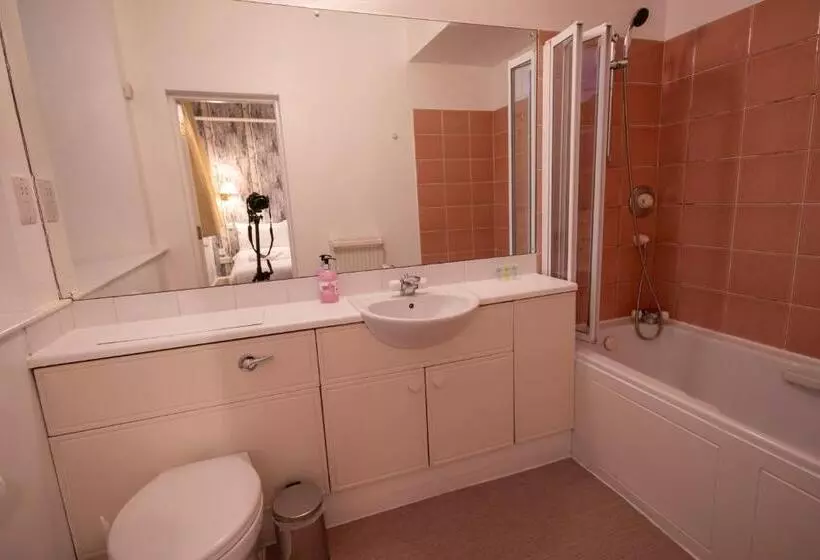 בית מלון כפרי Douglas Arms