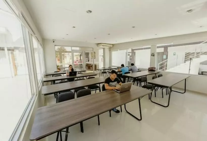 هتل El Angolo Talara