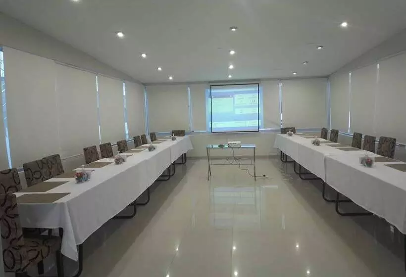 هتل El Angolo Talara