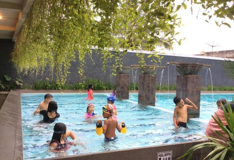 فندق Grand Zuri Dumai