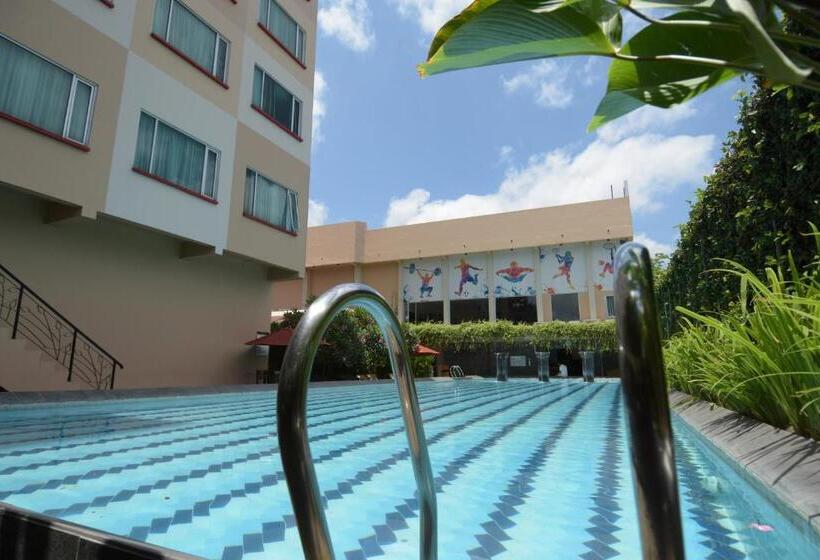 فندق Grand Zuri Dumai