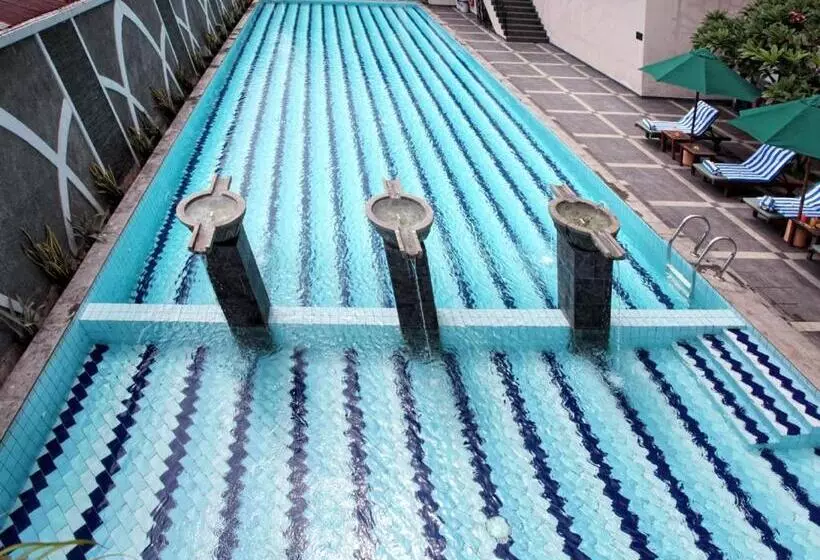 هتل Grand Zuri Dumai