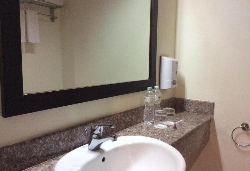 فندق Grand Zuri Dumai