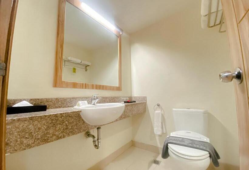 فندق Grand Zuri Dumai