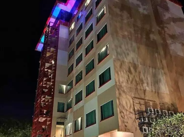 هتل Grand Zuri Dumai