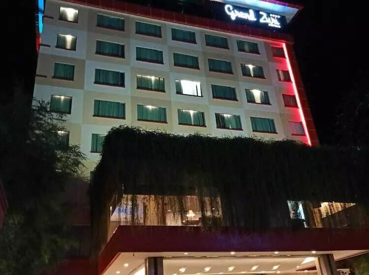 هتل Grand Zuri Dumai