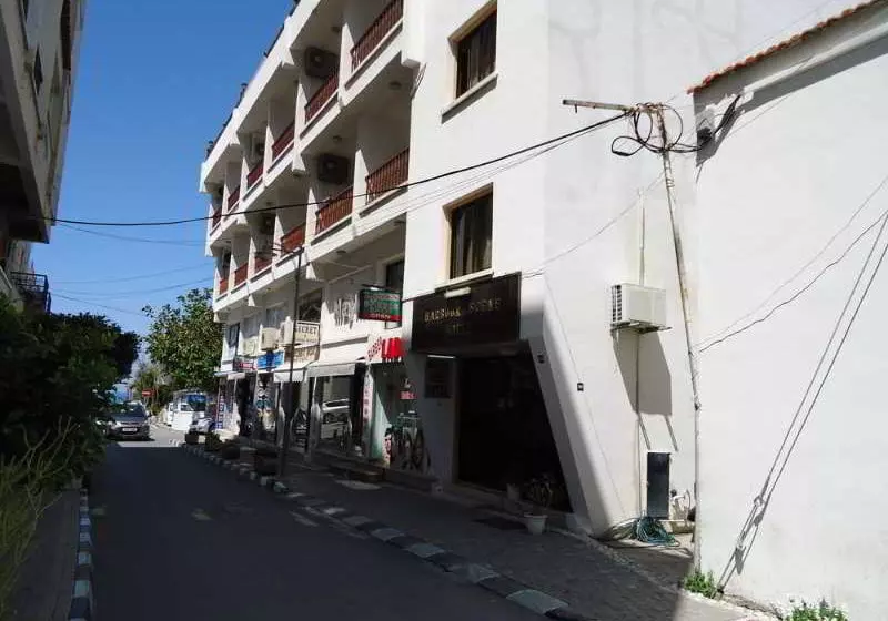 Отель Harbour Scene